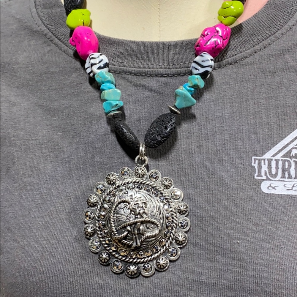 Blazin Roxx necklace and earring set